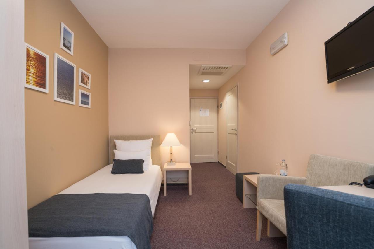 Hotel Zlatna Vala Ουμάγκ Εξωτερικό φωτογραφία