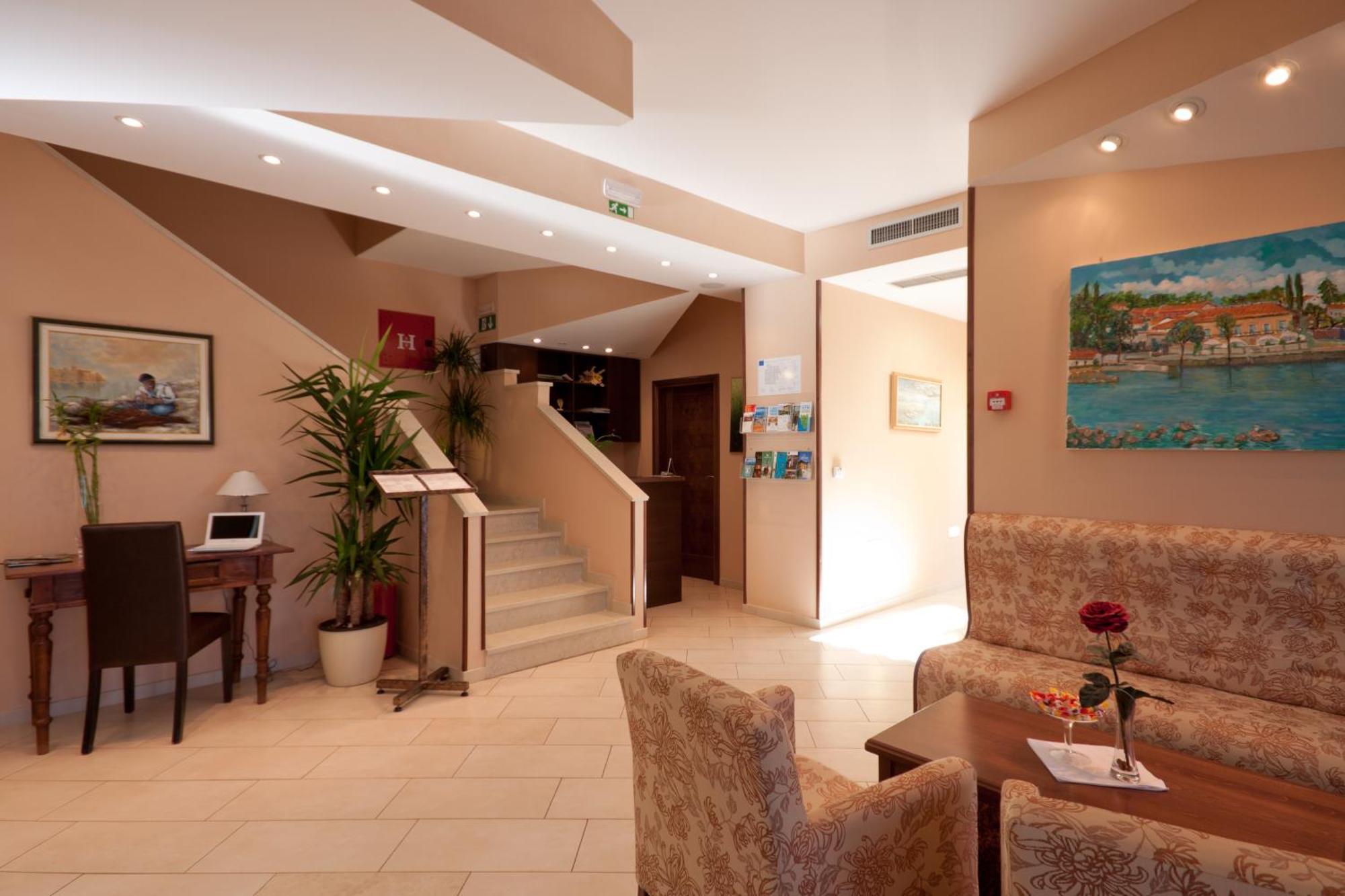 Hotel Zlatna Vala Ουμάγκ Εξωτερικό φωτογραφία