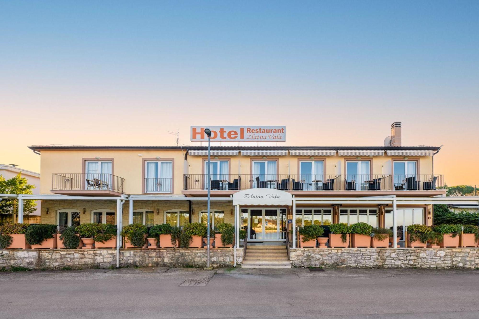 Hotel Zlatna Vala Ουμάγκ Εξωτερικό φωτογραφία