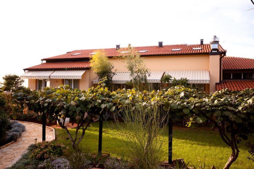 Hotel Zlatna Vala Ουμάγκ Εξωτερικό φωτογραφία